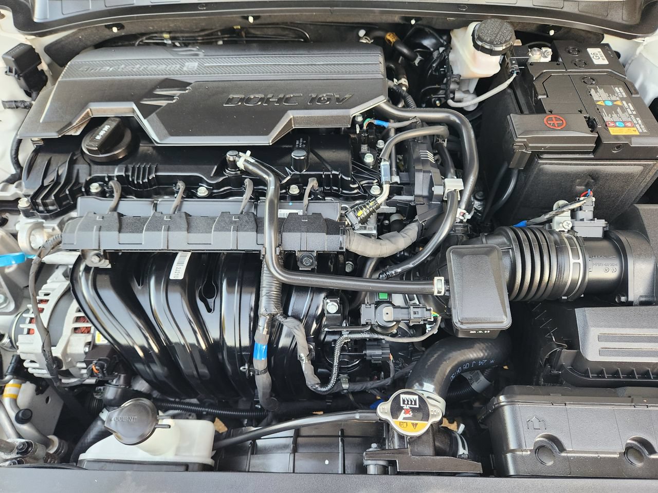 Used 2025 Hyundai Elantra SEL FWD image 30