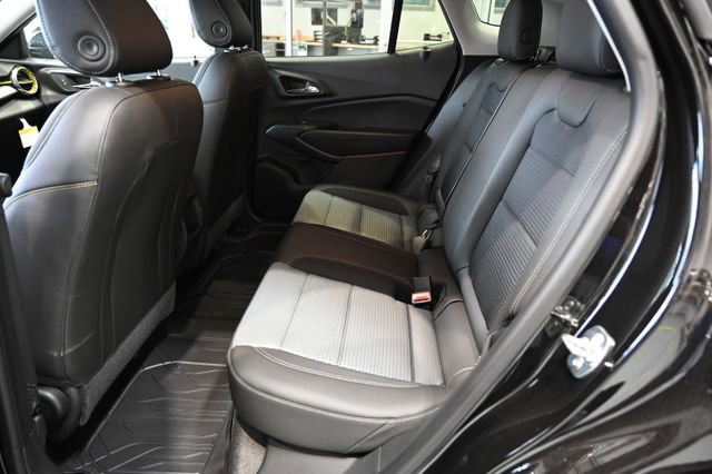 New 2026 Chevrolet Trax LT w/ Driver Confidence Package FWD image 11