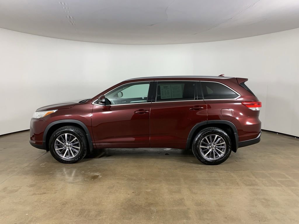 Used 2018 Toyota Highlander XLE AWD/4WD image 18