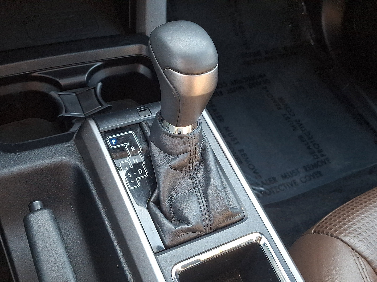 Used 2017 Toyota Tacoma Limited image 13