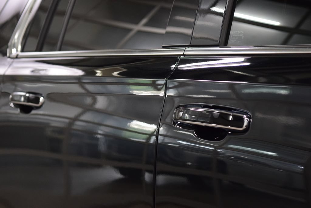 Used 2024 GMC Yukon XL Denali AWD/4WD image 19