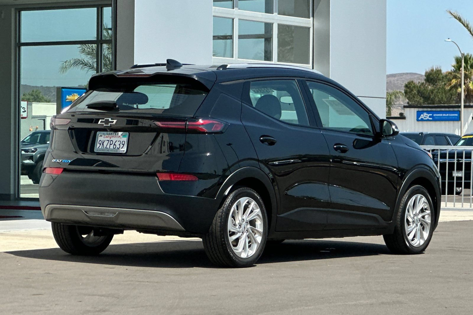 Used 2023 Chevrolet Bolt EUV LT FWD image 4