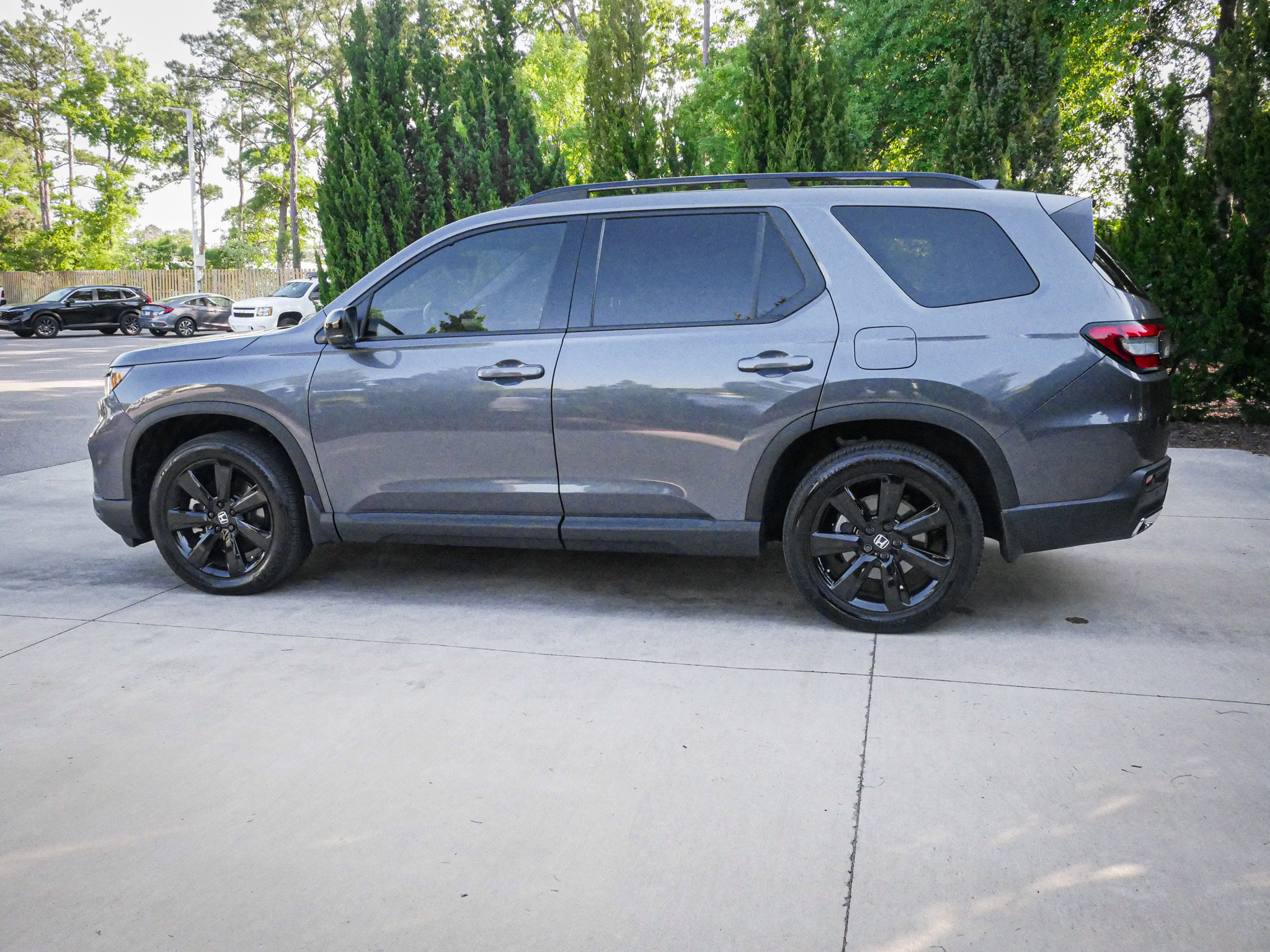 Certified 2025 Honda Pilot Black Edition image 7