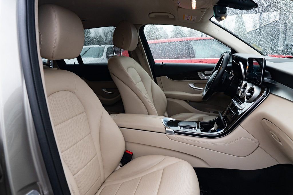 Used 2021 Mercedes-Benz GLC 300 4MATIC image 18