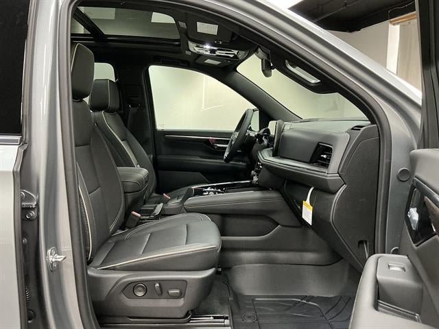 New 2026 Chevrolet Suburban Premier AWD/4WD image 35
