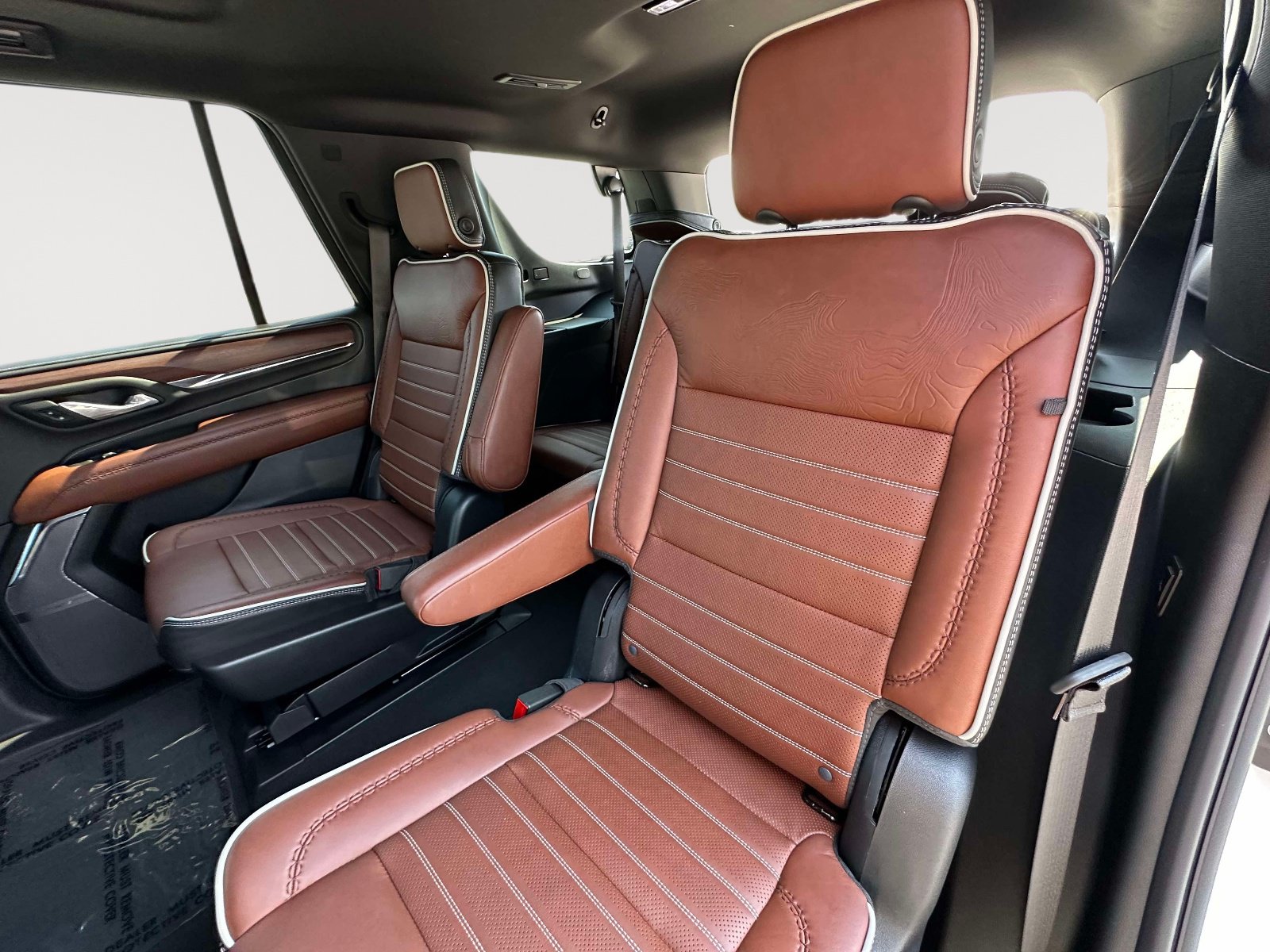 Used 2023 GMC Yukon Denali Ultimate w/ LPO, Floor Liner Package AWD/4WD image 31