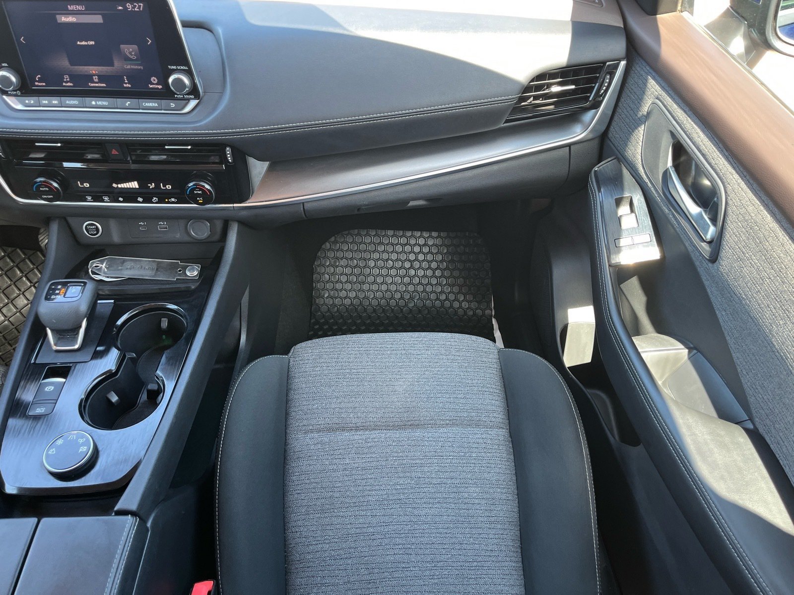 Used 2022 Nissan Rogue SV AWD/4WD image 15