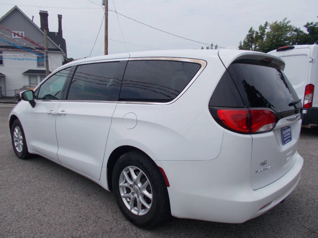 Used 2017 Chrysler Pacifica Touring FWD image 17