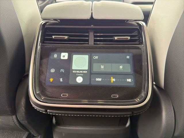 Used 2024 Rivian R1S Adventure image 28