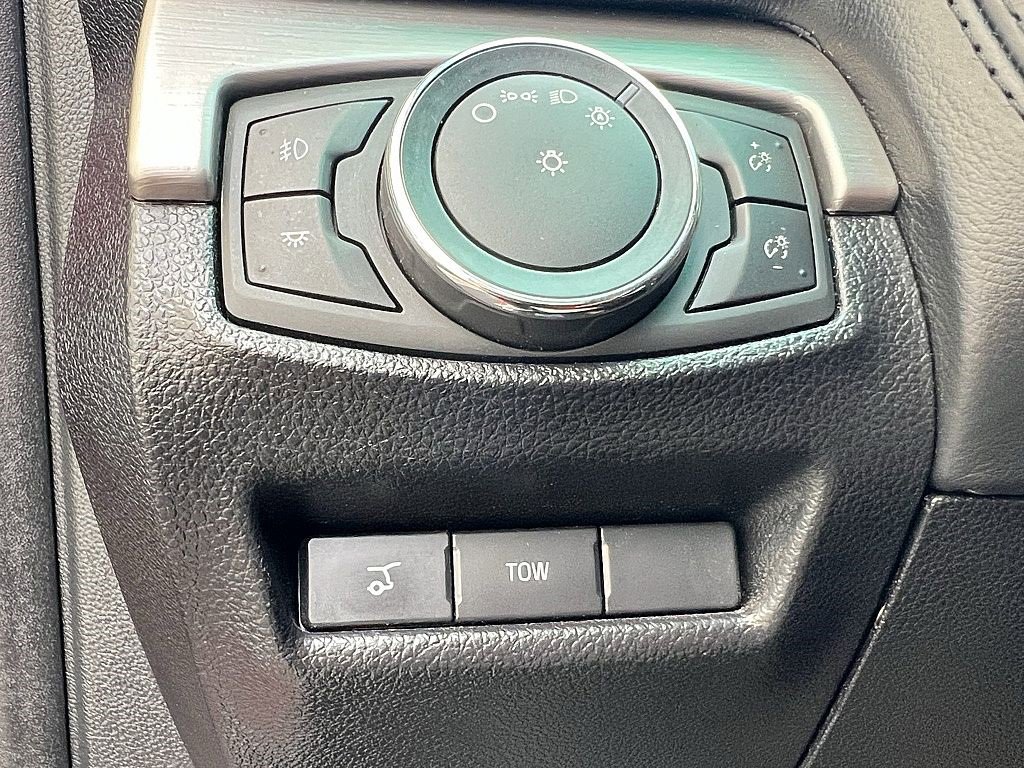 Used 2016 Ford Explorer Platinum image 22