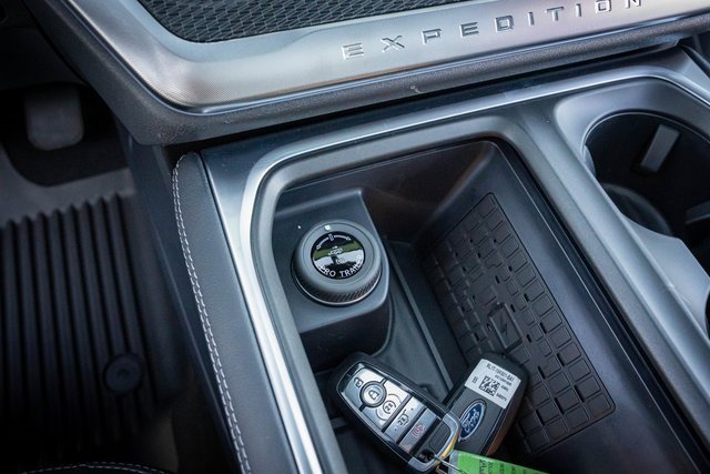 New 2025 Ford Expedition Max Platinum image 25