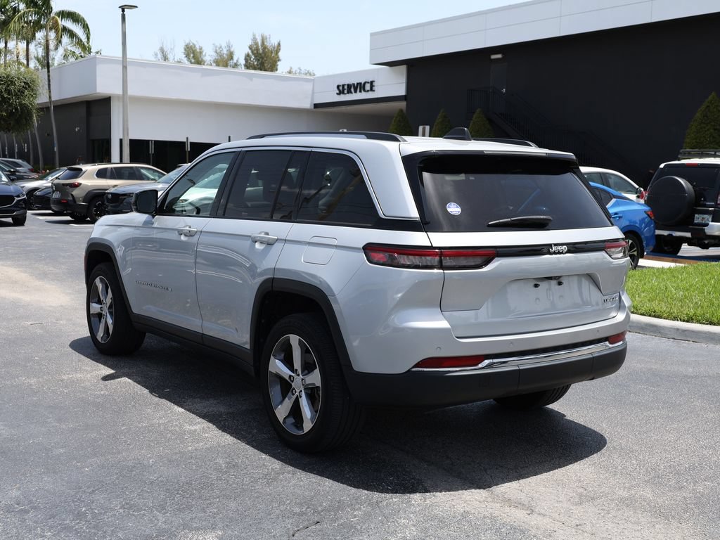 Used 2022 Jeep Grand Cherokee Limited RWD image 5