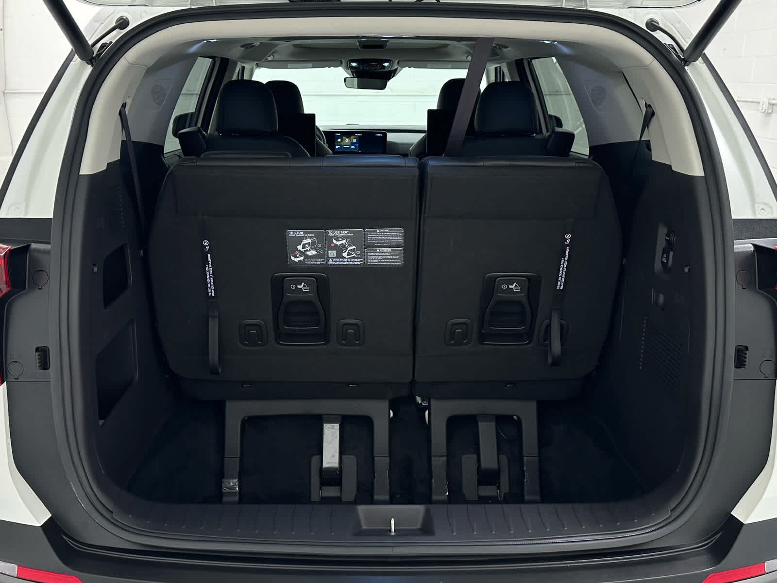Used 2025 Kia Carnival SX FWD image 49