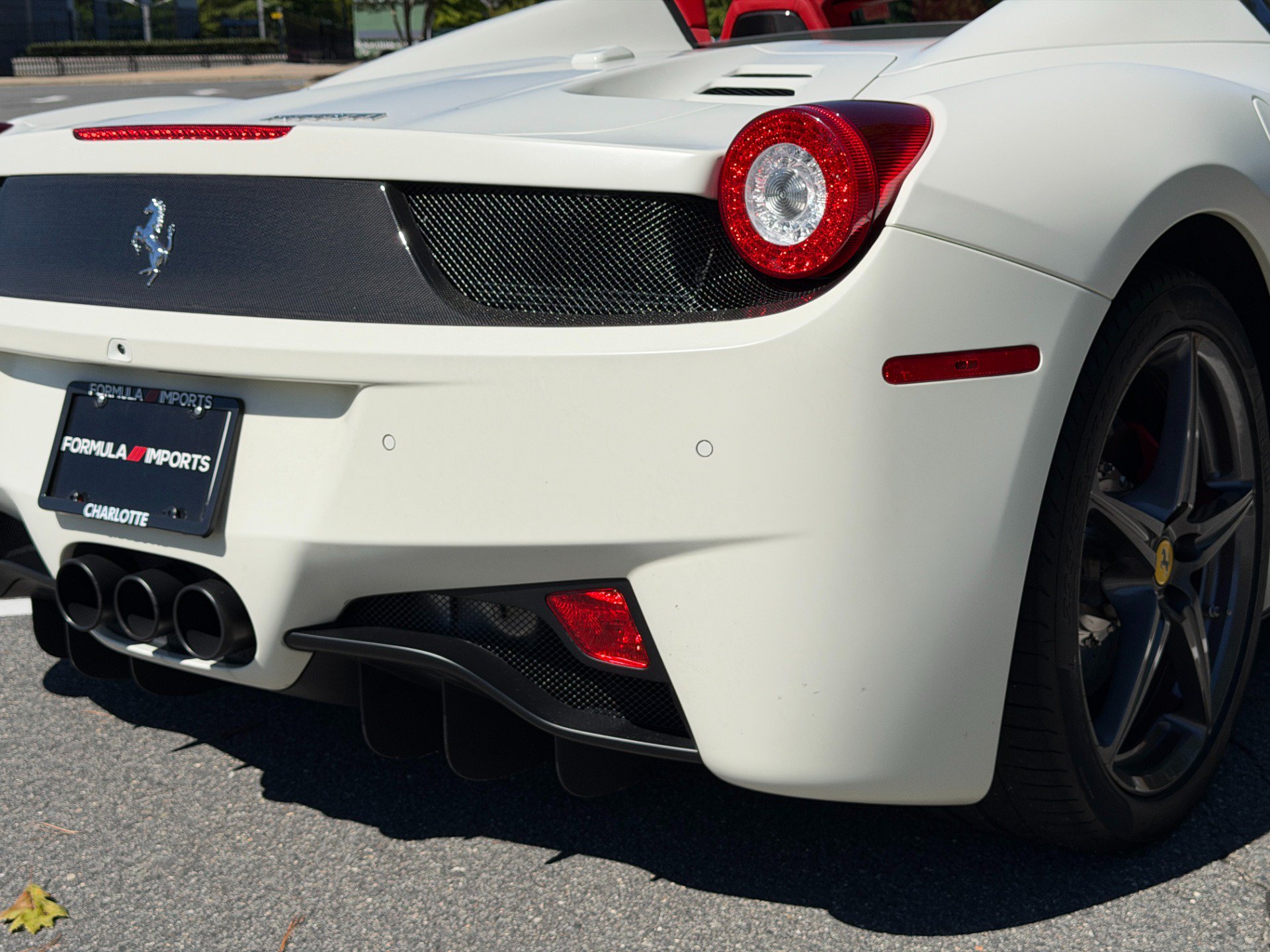 Used 2015 Ferrari 458 Spider RWD image 31