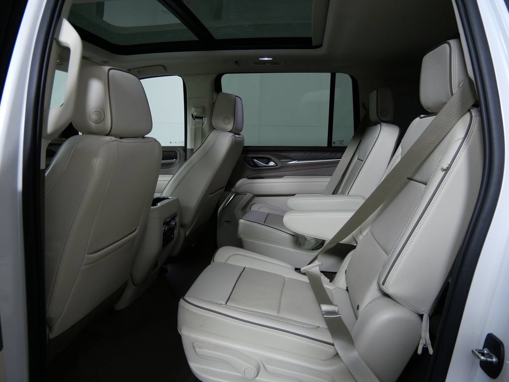 Used 2022 GMC Yukon XL Denali AWD/4WD image 19
