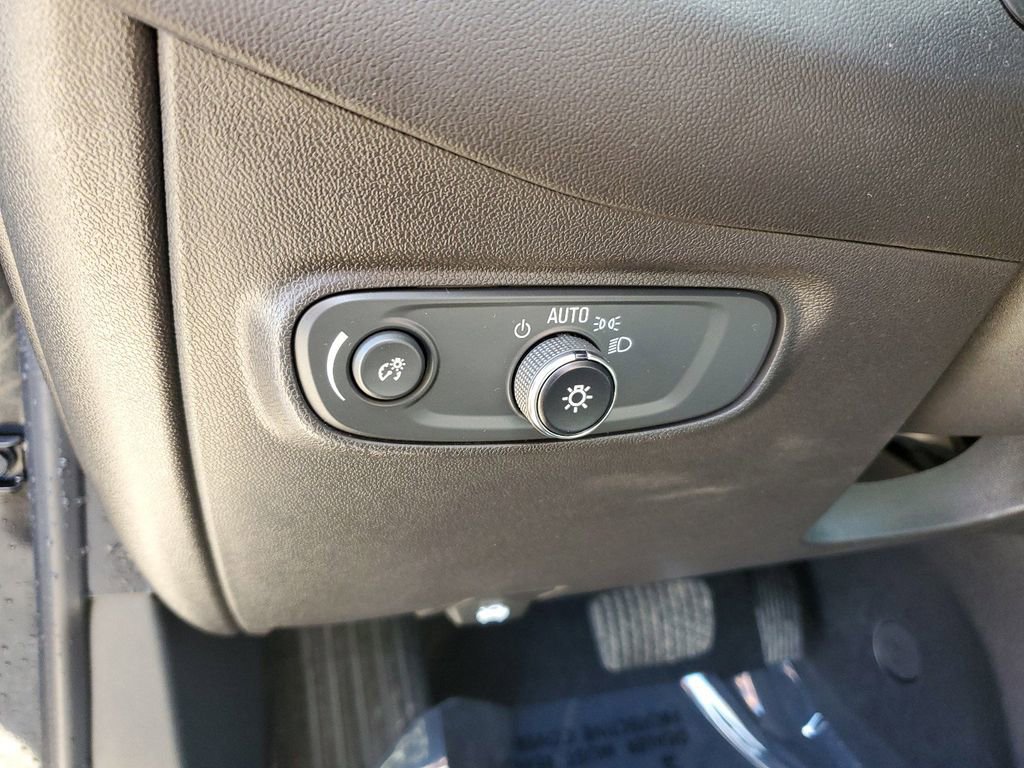 Used 2023 Chevrolet Equinox LT image 20