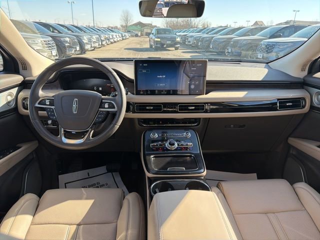 Used 2023 Lincoln Nautilus Reserve w/ Equipment Group 202A image 14