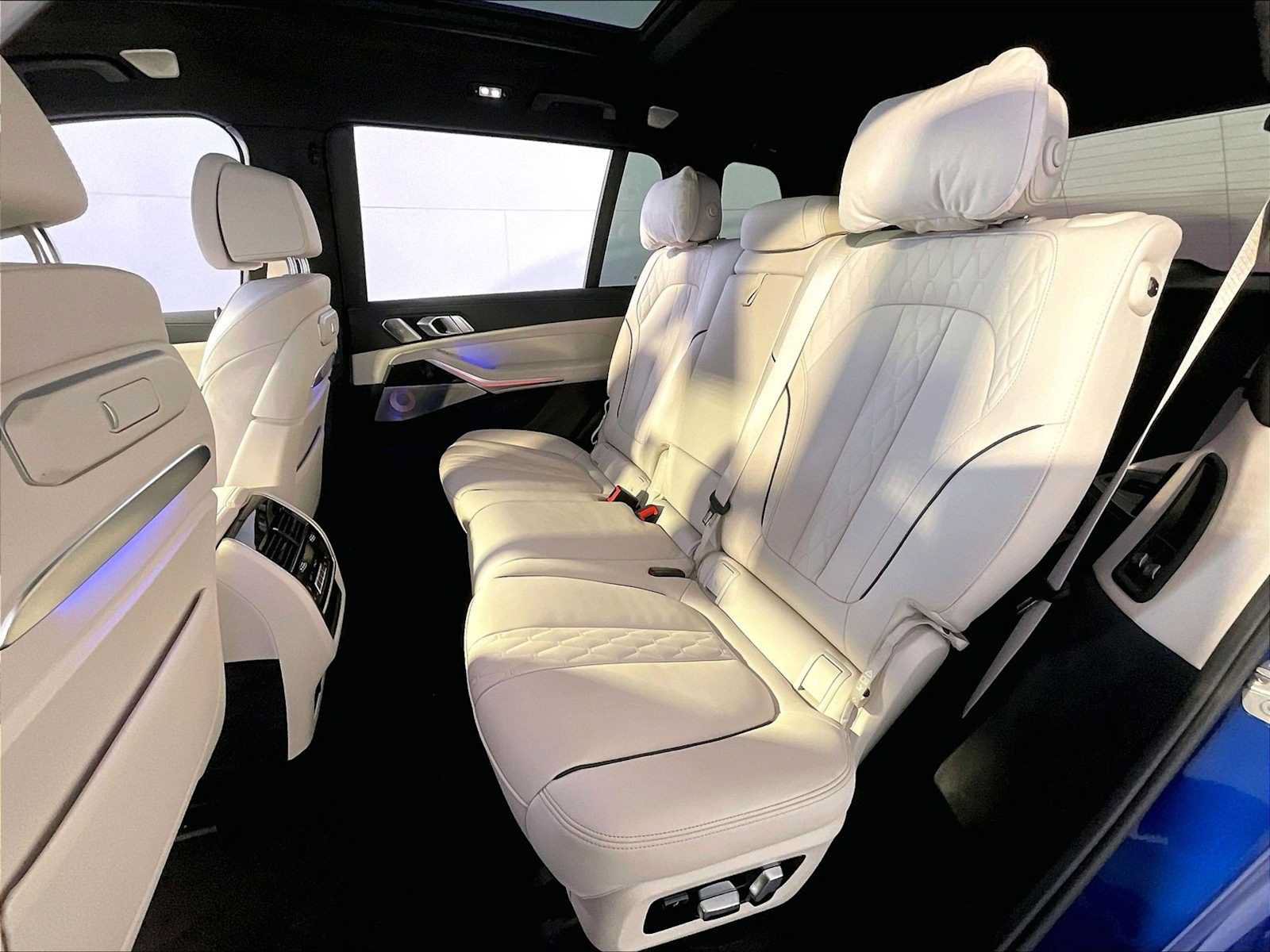 Used 2025 BMW X7 M60i w/ Executive Package AWD/4WD image 24
