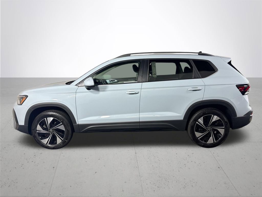 New 2025 Volkswagen Taos SE image 9