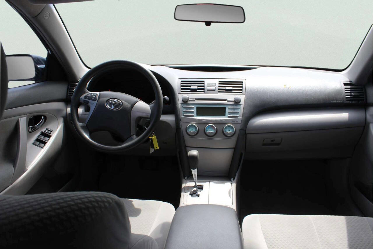 Used 2007 Toyota Camry LE FWD image 7