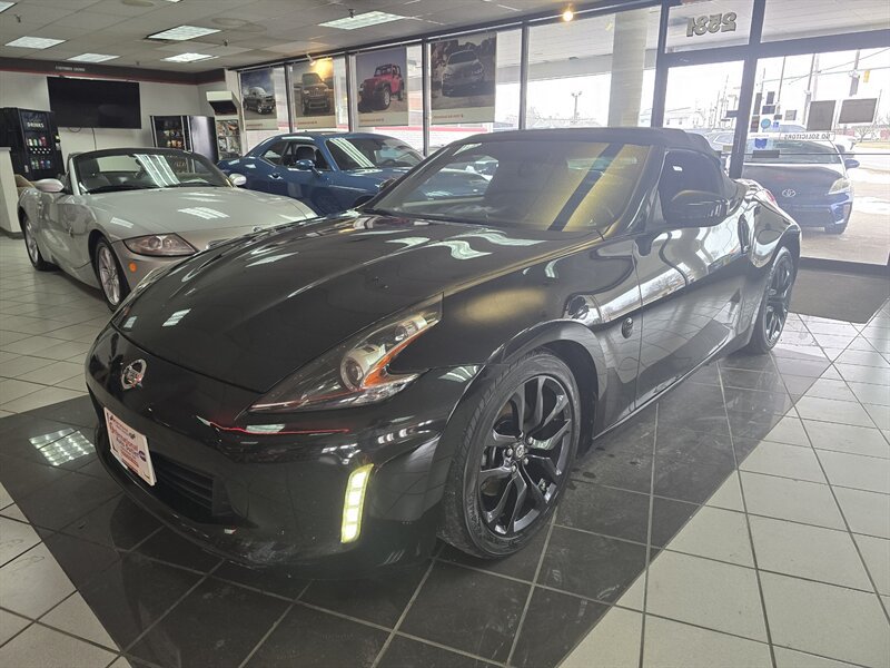 Used 2019 Nissan 370Z Roadster RWD image 25