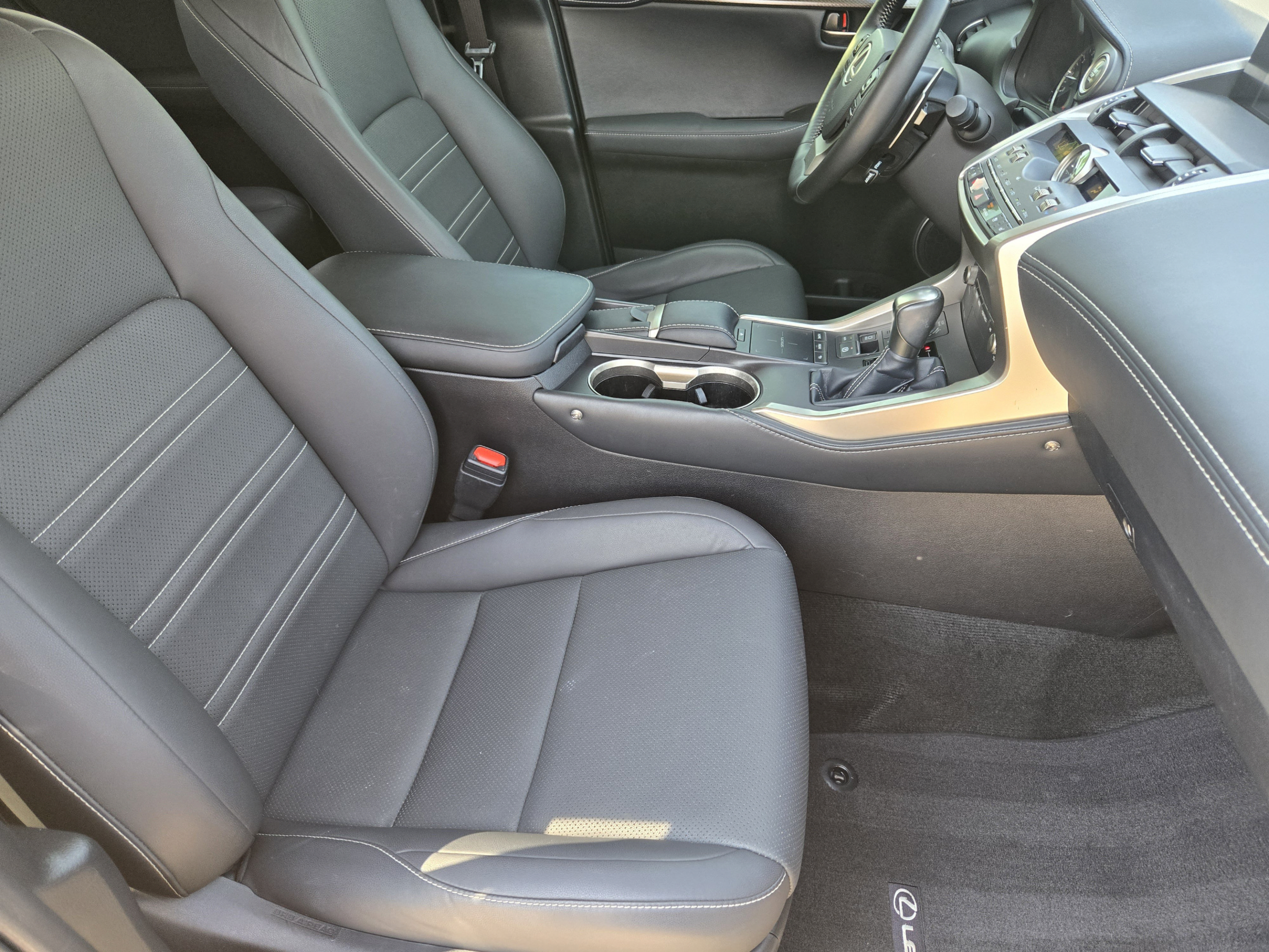 Used 2018 Lexus NX 300 FWD w/ Comfort Package image 10