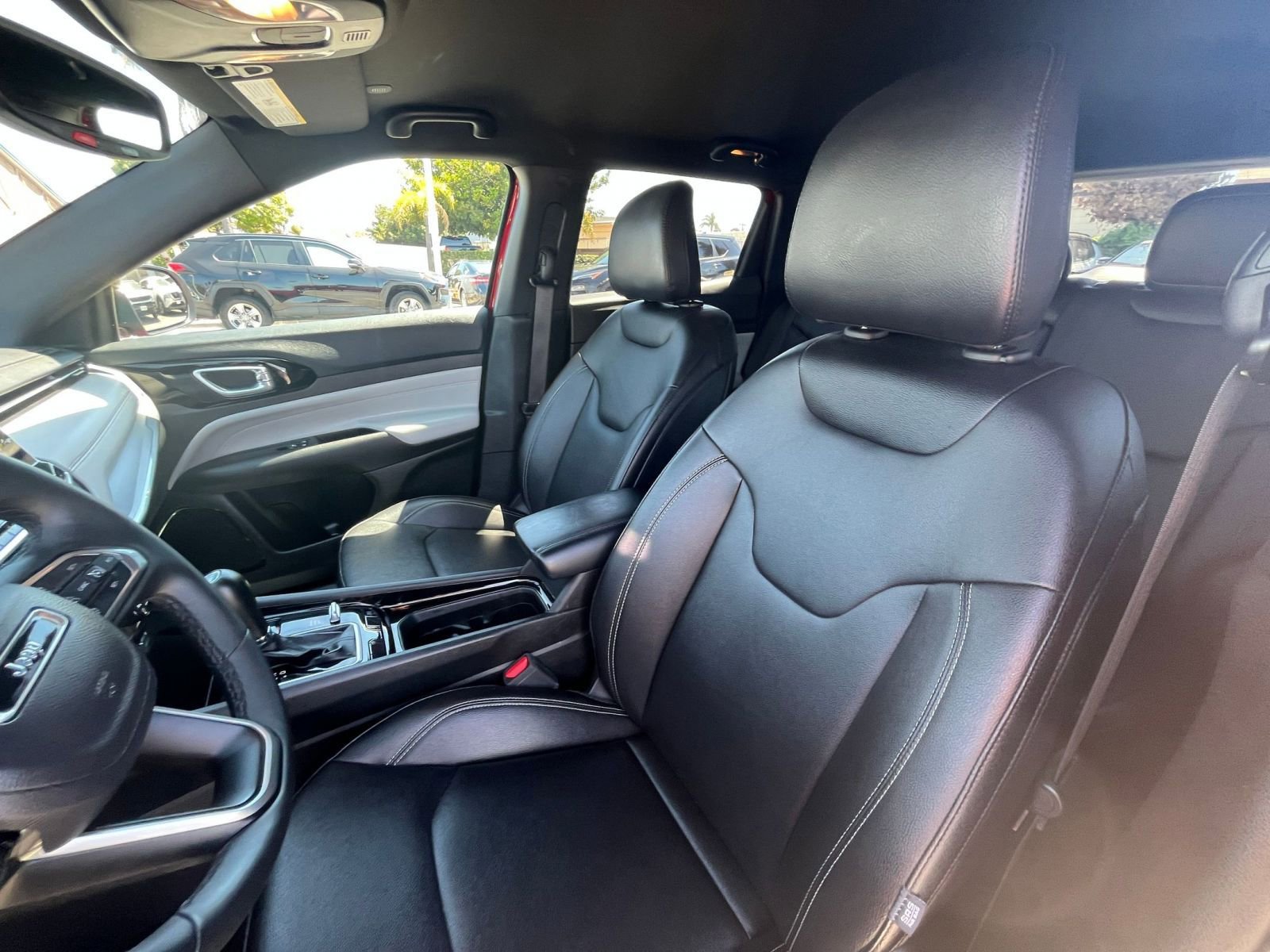 Used 2025 Jeep Compass Limited AWD/4WD image 37