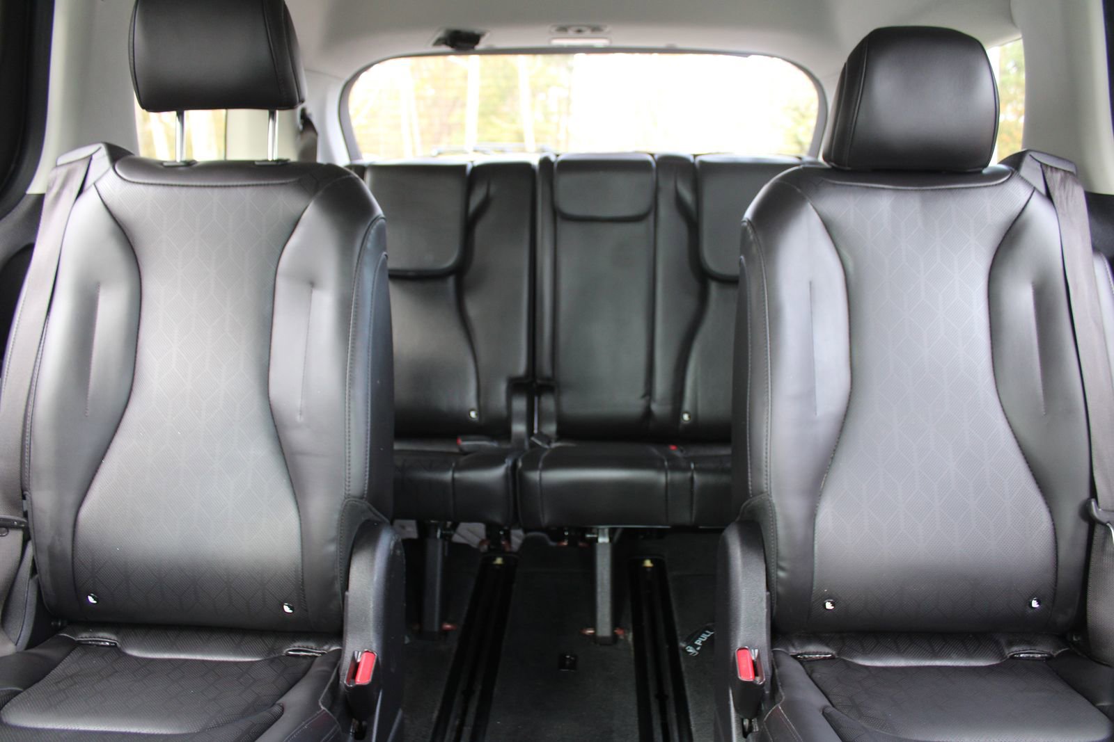 Used 2022 Kia Carnival LX image 58