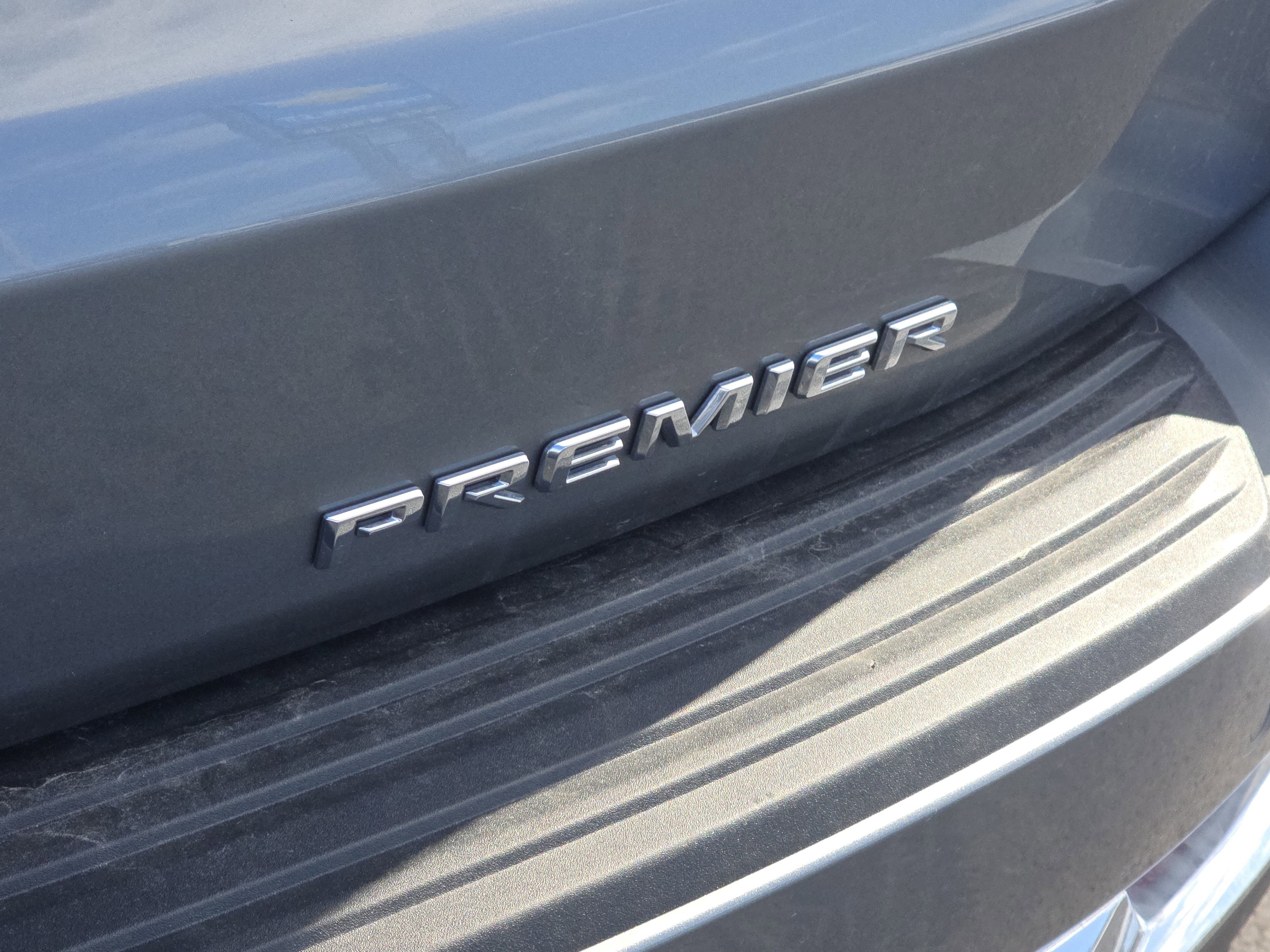 New 2025 Chevrolet Suburban Premier image 14