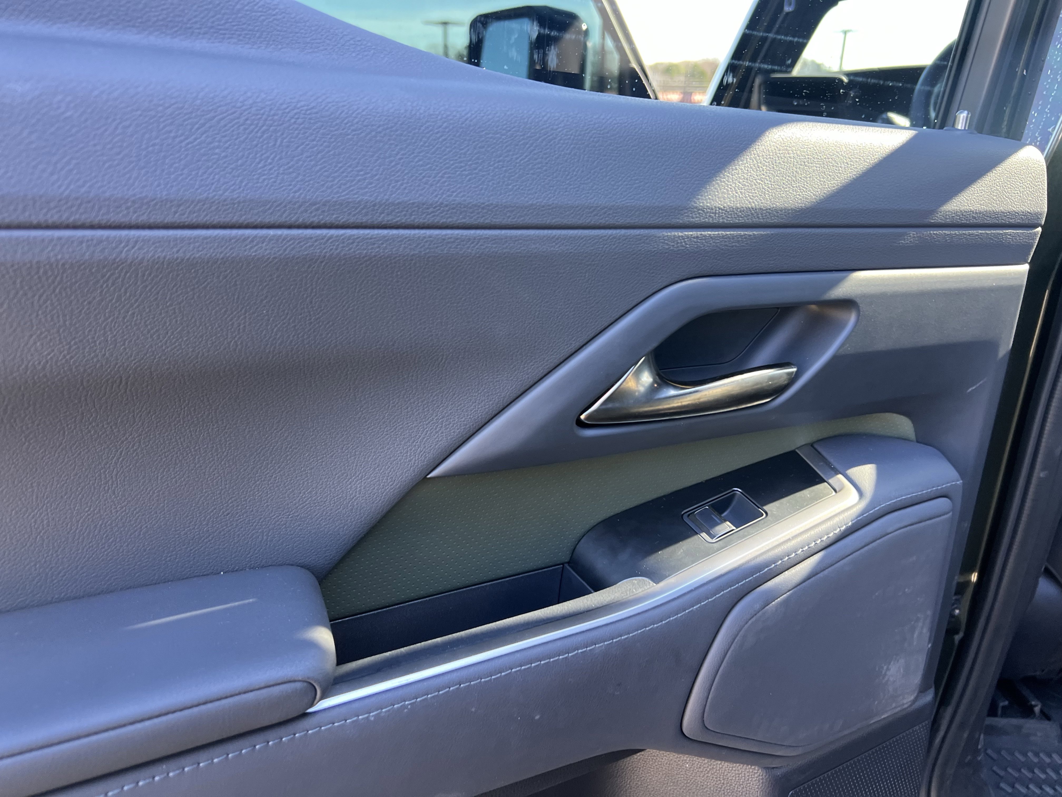 Used 2025 Lexus GX 550 w/ Accessory Package (32) image 26