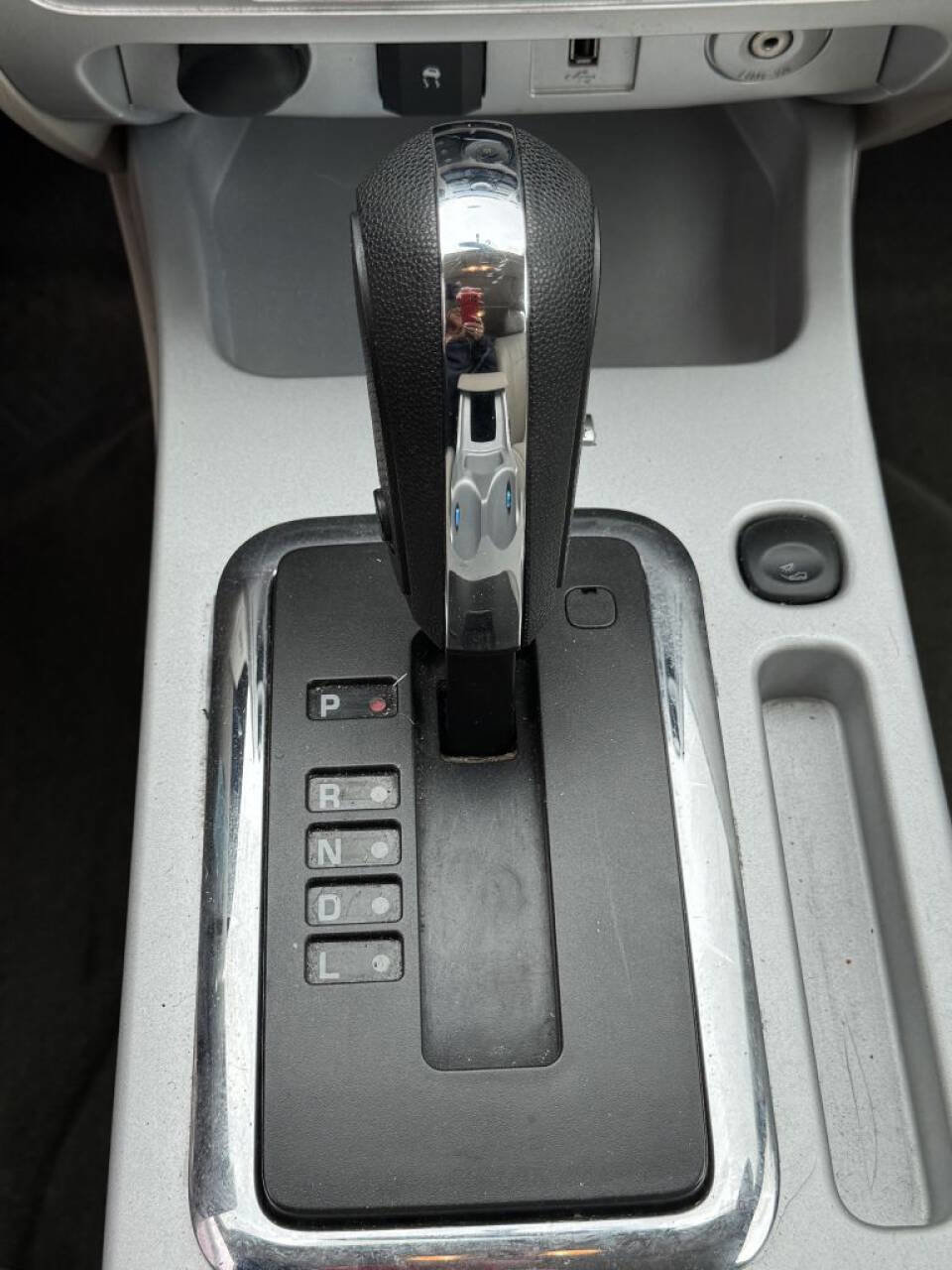 Used 2010 Mercury Mariner Premier image 20