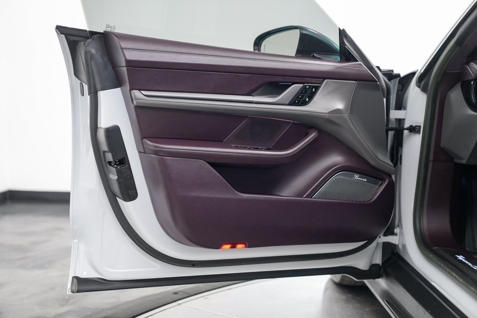 Used 2022 Porsche Taycan Turbo S image 27