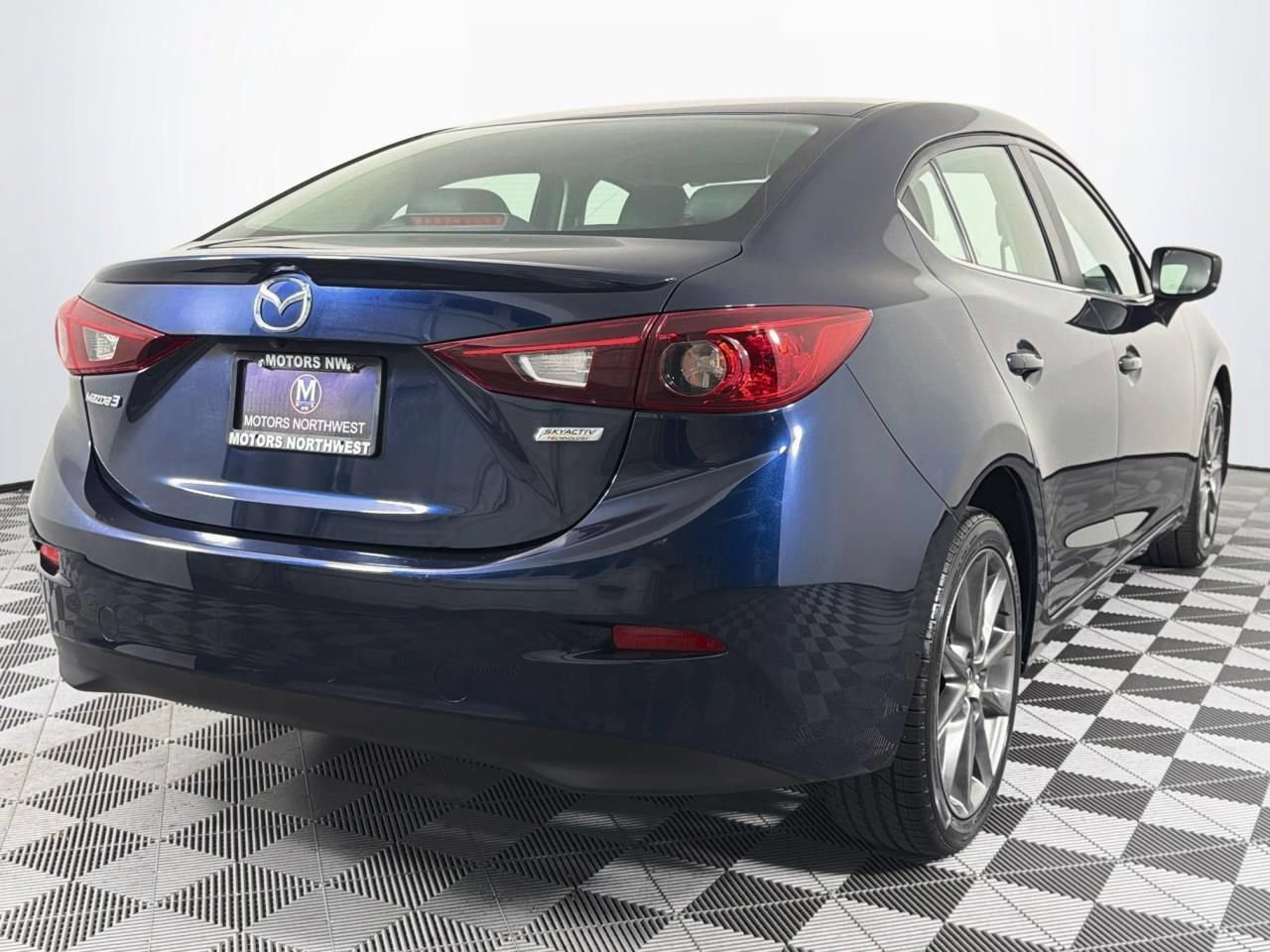 Used 2018 MAZDA MAZDA3 Touring FWD image 26