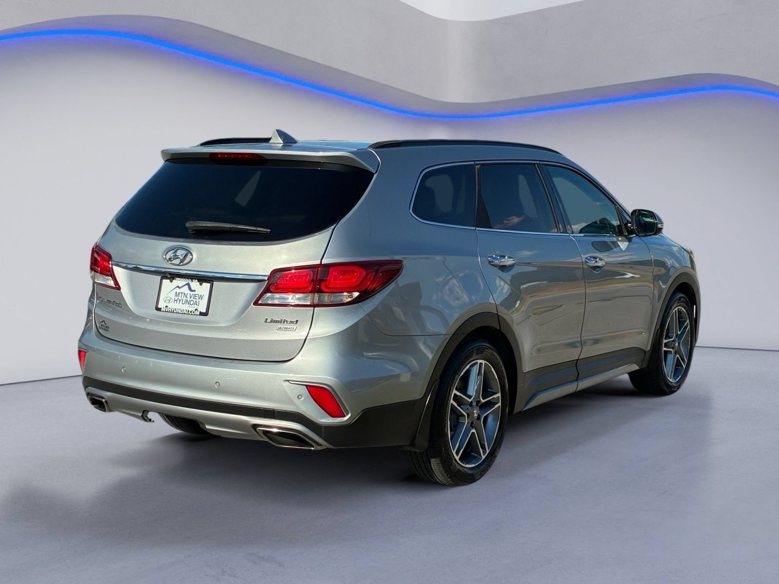 Used 2017 Hyundai Santa Fe Limited FWD image 3