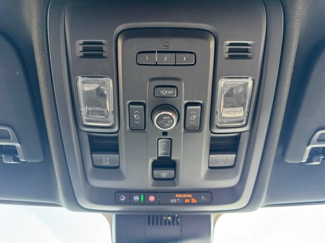 Used 2023 GMC Yukon XL Denali AWD/4WD image 35