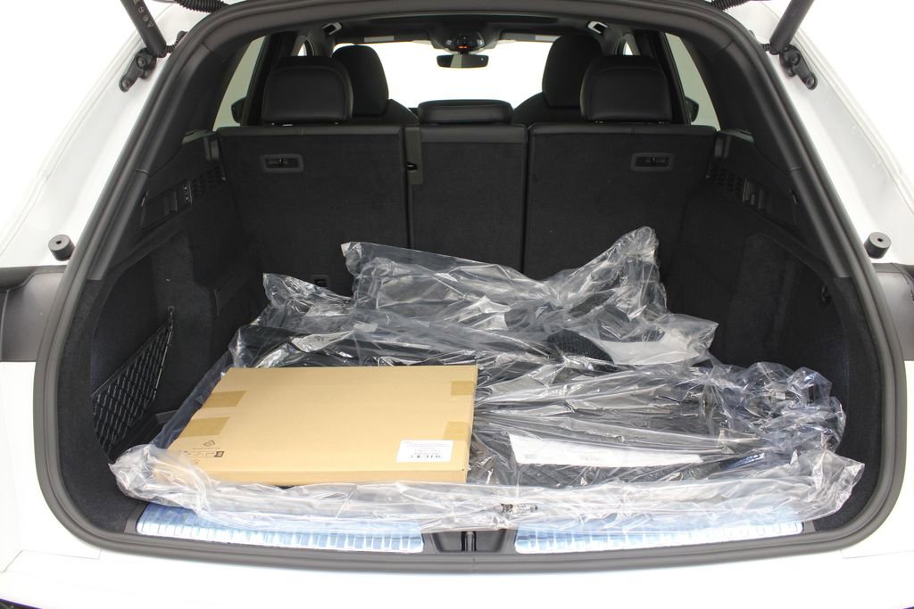 New 2025 Audi SQ5 Prestige image 30