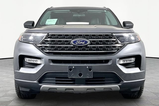 Used 2022 Ford Explorer XLT w/ Equipment Group 202A AWD/4WD image 2