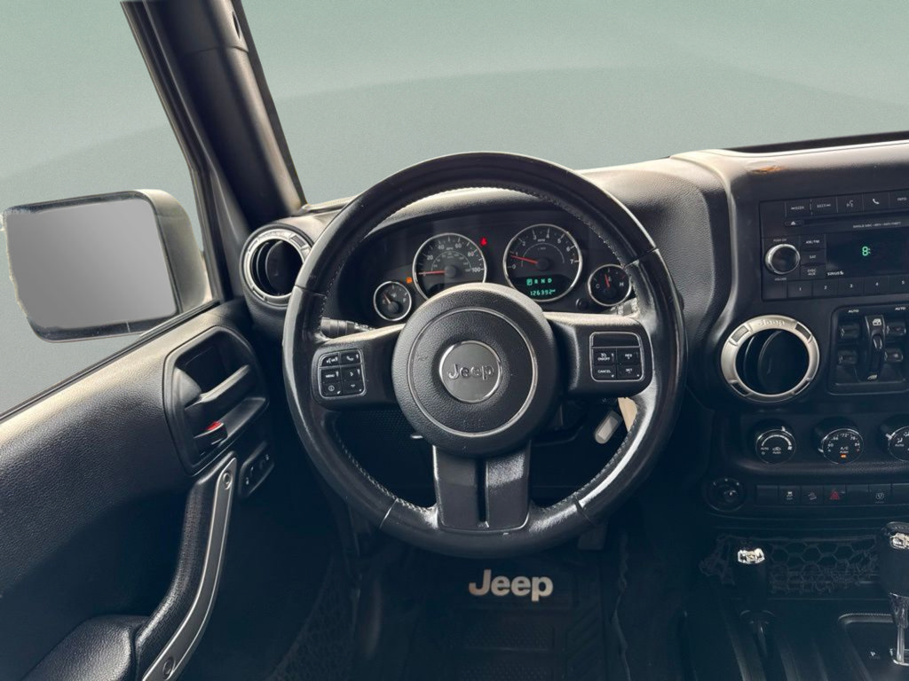 Used 2018 Jeep Wrangler Unlimited Sahara w/ Connectivity Group AWD/4WD image 28