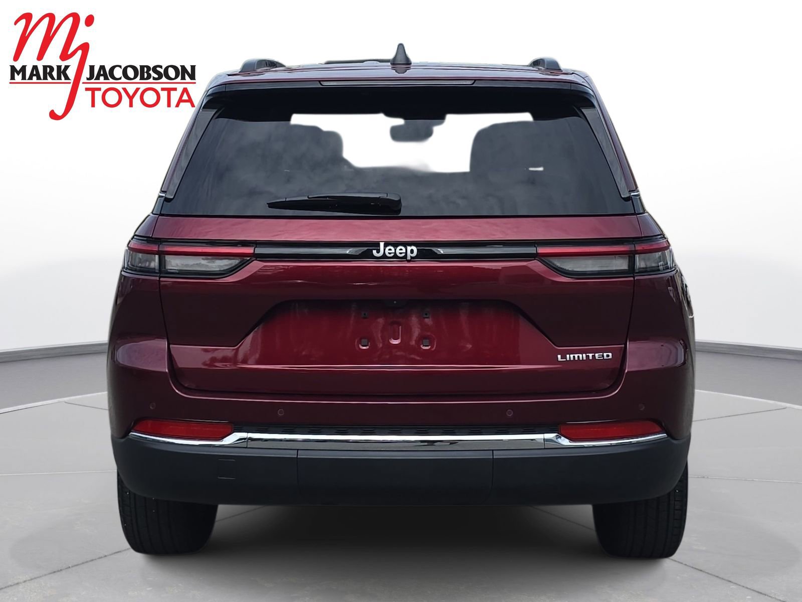 Used 2025 Jeep Grand Cherokee Limited RWD image 6