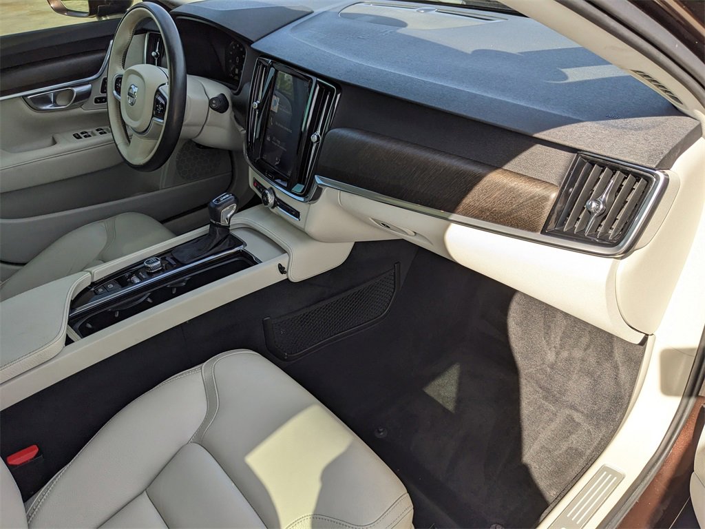 Used 2018 Volvo V90 T5 Cross Country w/ Convenience Package image 15