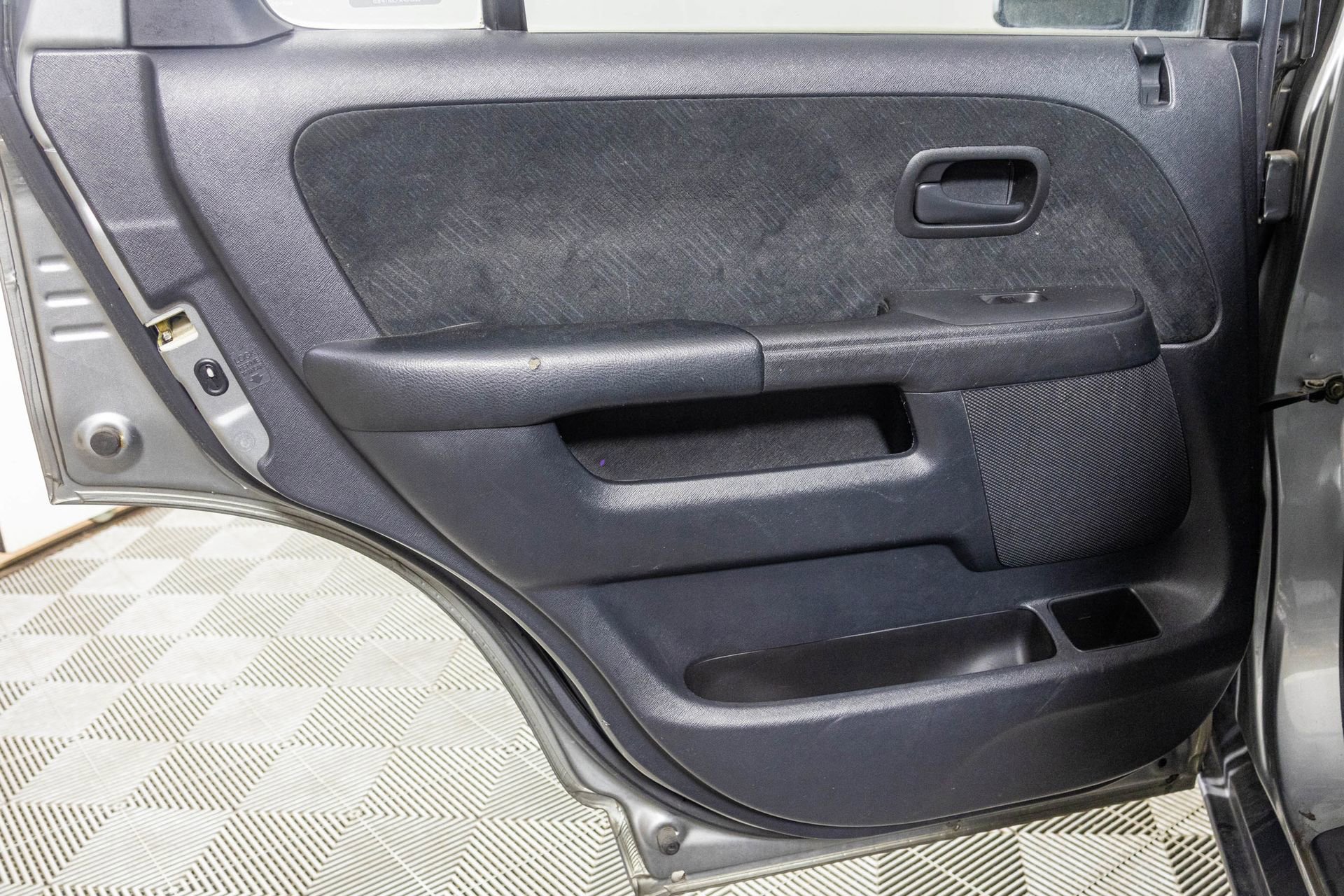 Used 2005 Honda CR-V EX image 33