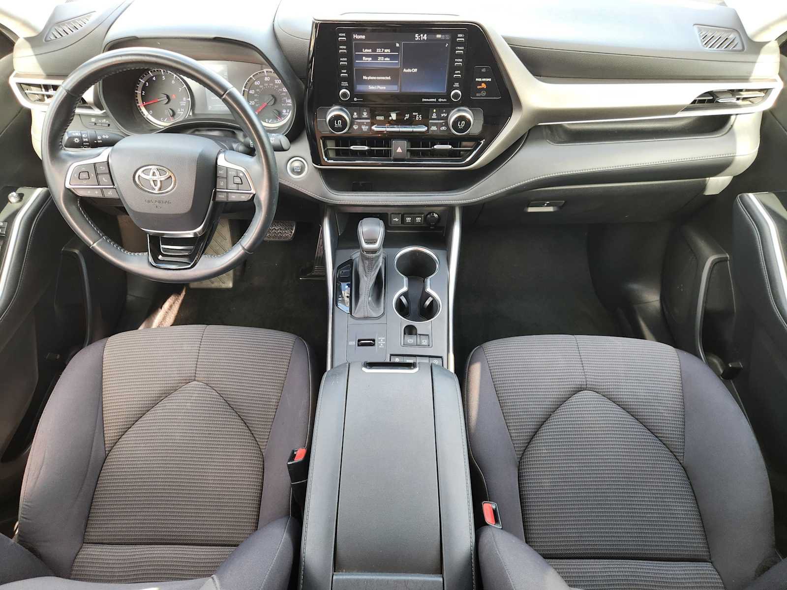 Used 2021 Toyota Highlander LE FWD image 23
