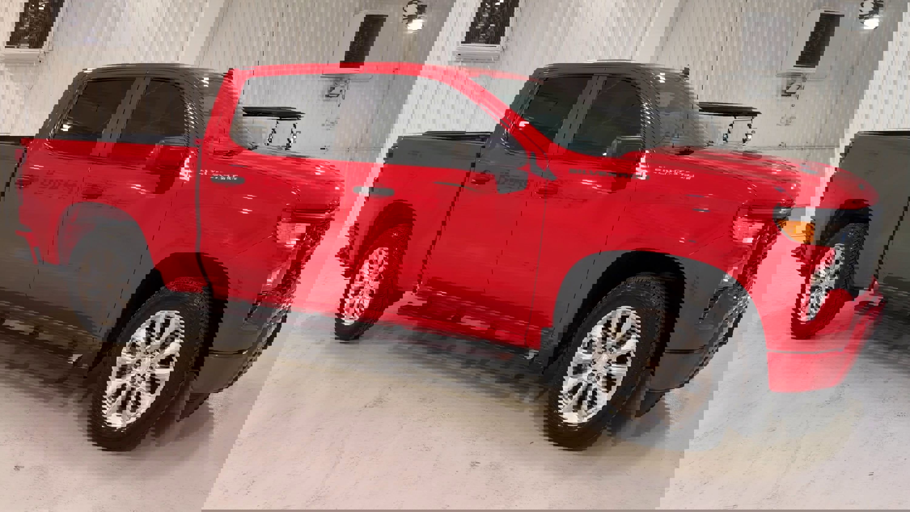Used 2022 Chevrolet Silverado 1500 Custom image 3