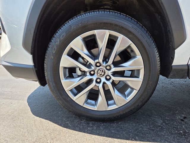 Used 2023 Toyota RAV4 XLE Premium AWD/4WD image 29
