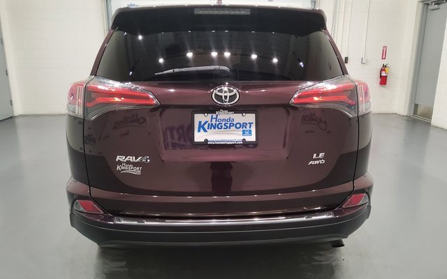 Used 2018 Toyota RAV4 LE image 8
