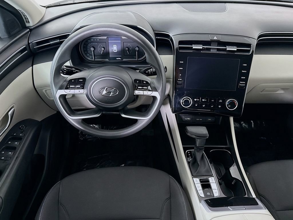 Used 2024 Hyundai Tucson SE image 3