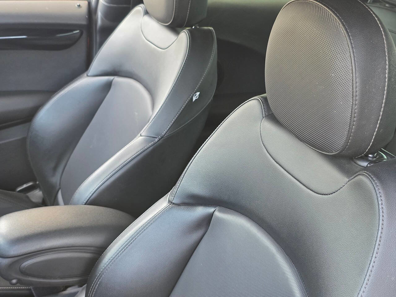 Used 2016 MINI Cooper S w/ Premium Package FWD image 22