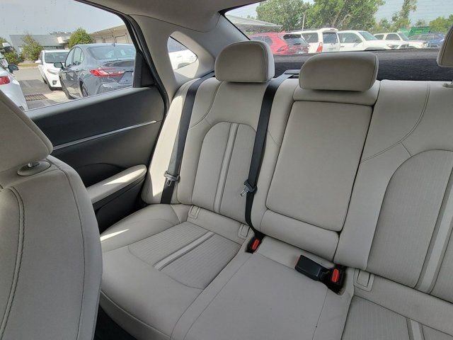 Used 2023 Hyundai Sonata SEL FWD image 4