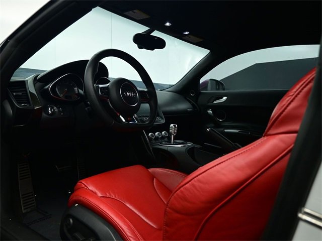 Used 2009 Audi R8 V8 w/ Enhanced Leather Pkg image 3