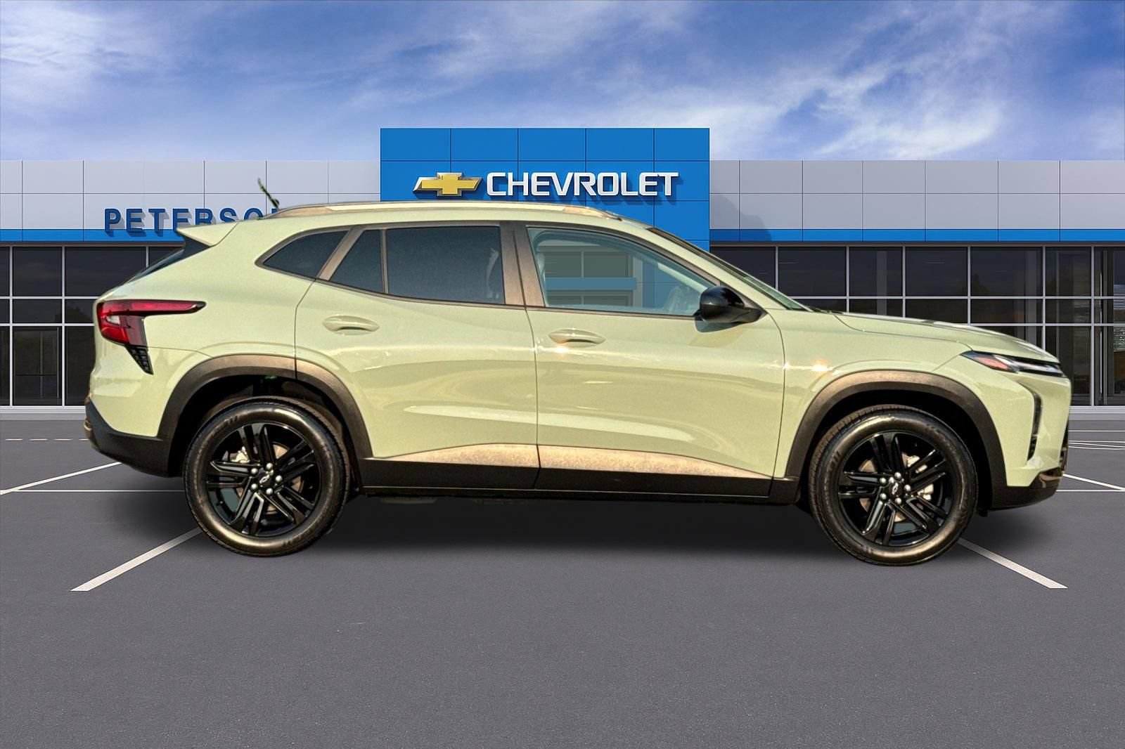 Certified 2024 Chevrolet Trax ACTIV w/ Driver Confidence Package FWD image 3